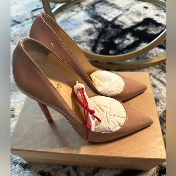 Brand New! Never worn. Box and extra taps included. Size40. Patent leather. - Picture 12 of 16